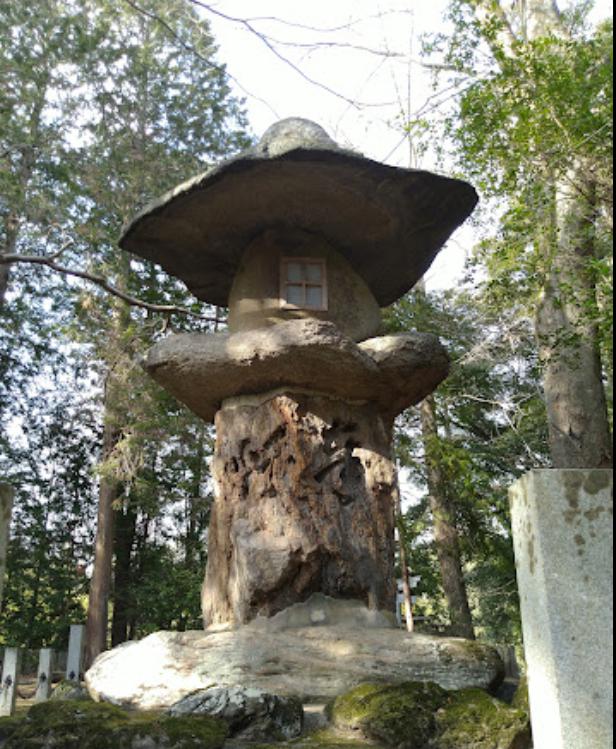 積田神社　寄せ灯籠